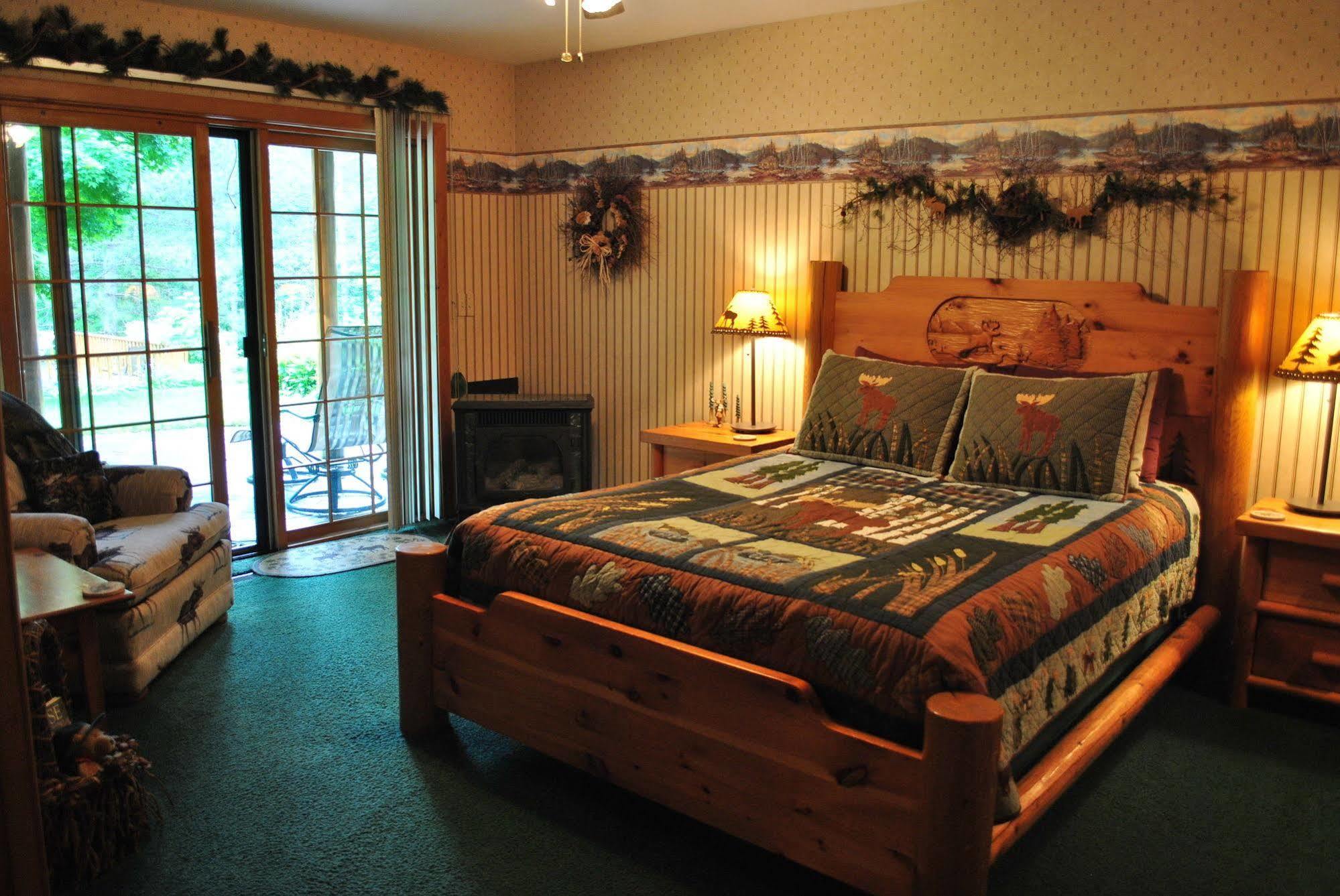 Horton Creek Inn B&B Charlevoix Exterior photo
