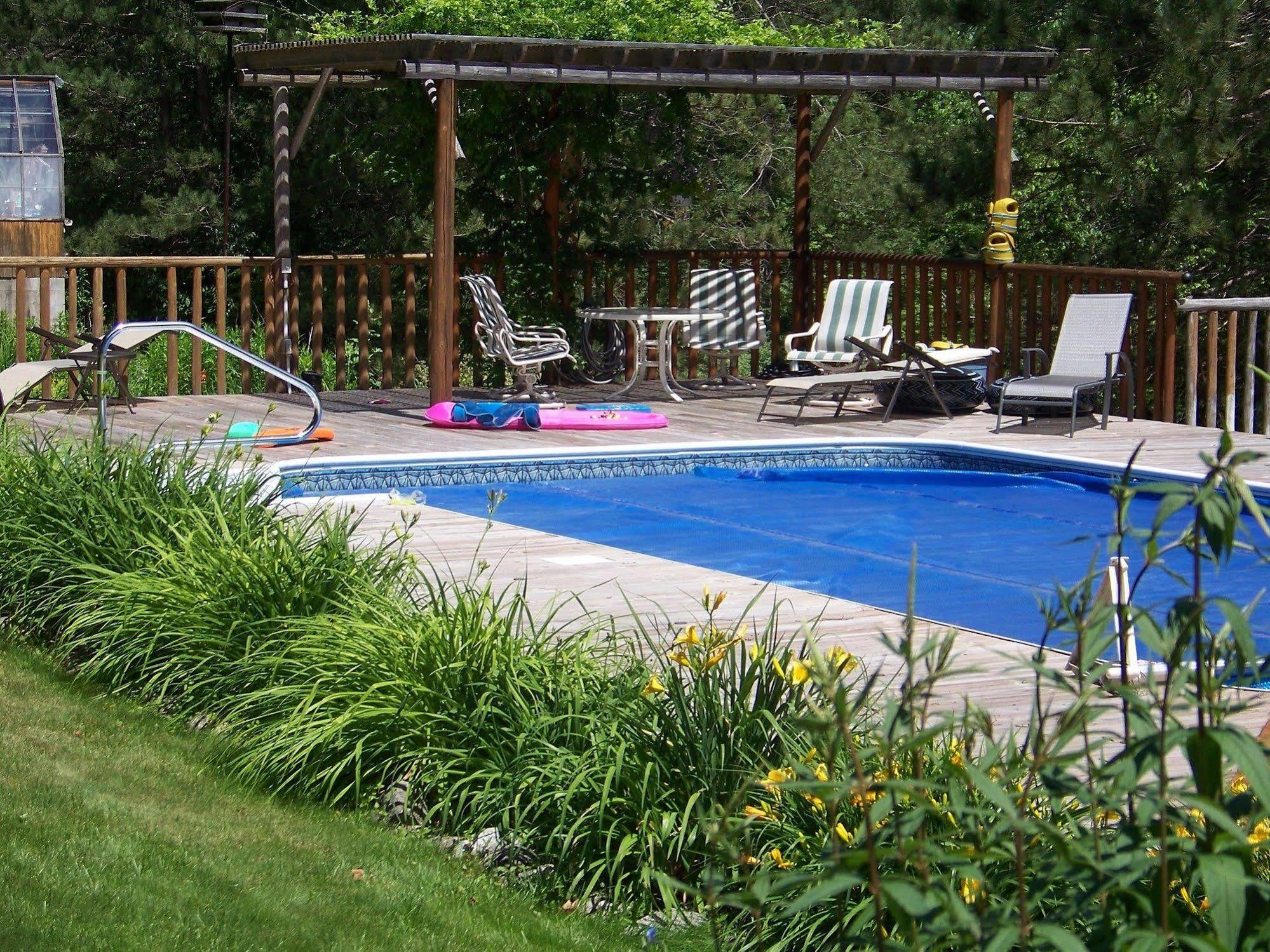 Horton Creek Inn B&B Charlevoix Exterior photo