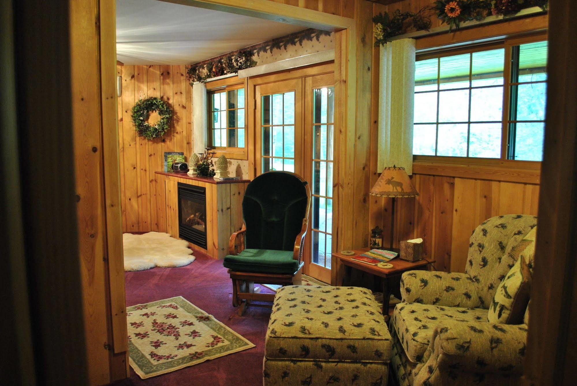 Horton Creek Inn B&B Charlevoix Exterior photo